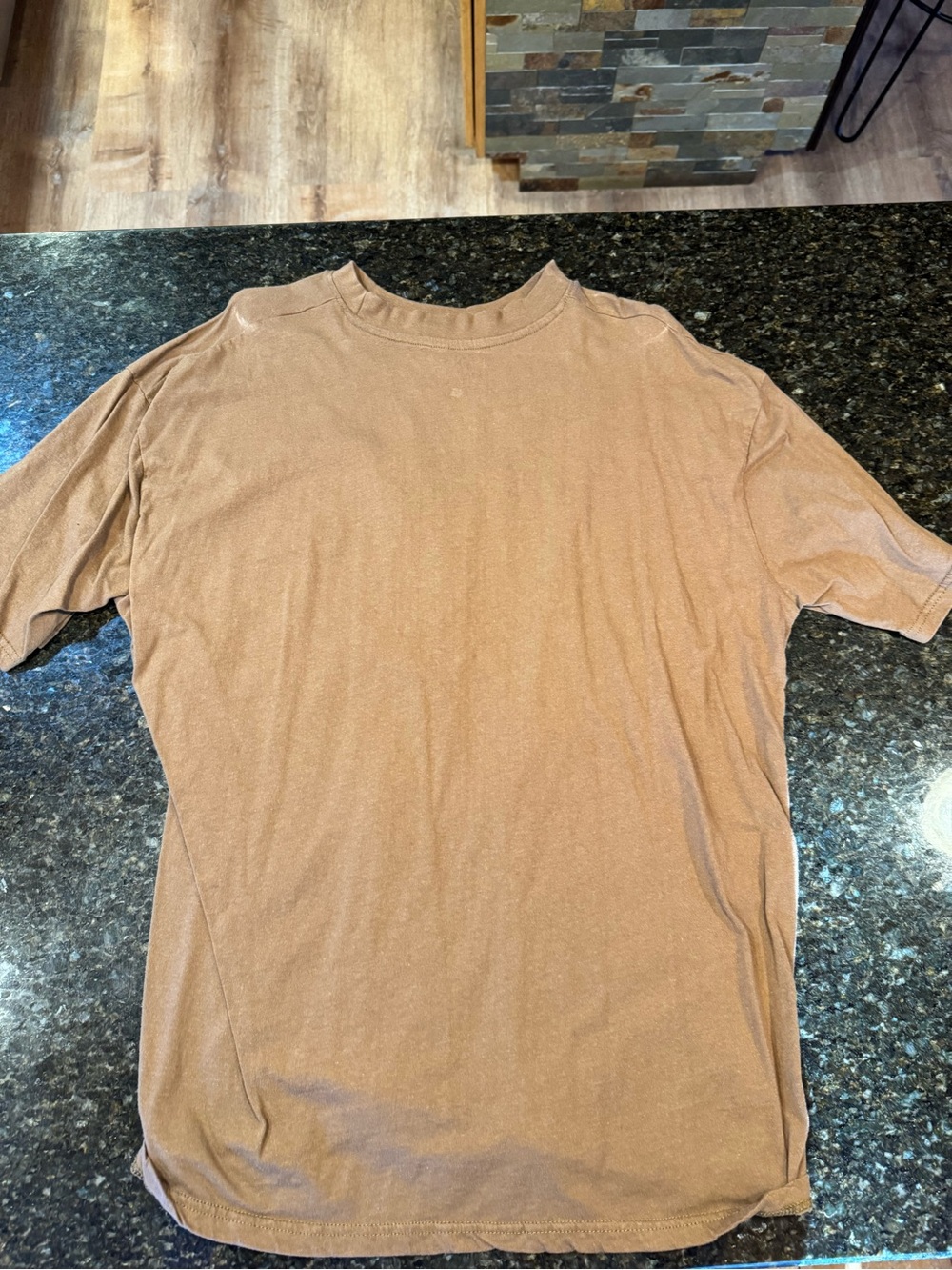 Mango Men's Short-Sleeve Crewneck Tee in Tan Brown